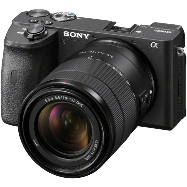 Sony A6600 zwart + 18-135mm F3.5-5.6 OSS