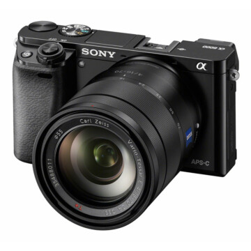 Sony A6000 zwart + 16-70mm F4 Zeiss ZA OSS