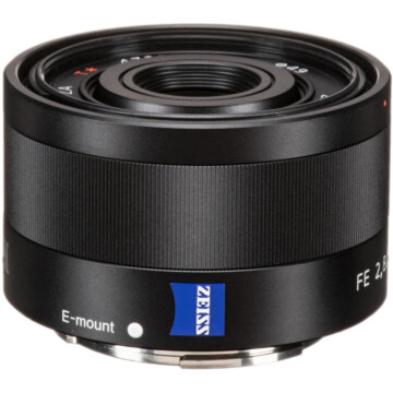 Sony FE 35mm F/2.8 Zeiss Sonnar T*
